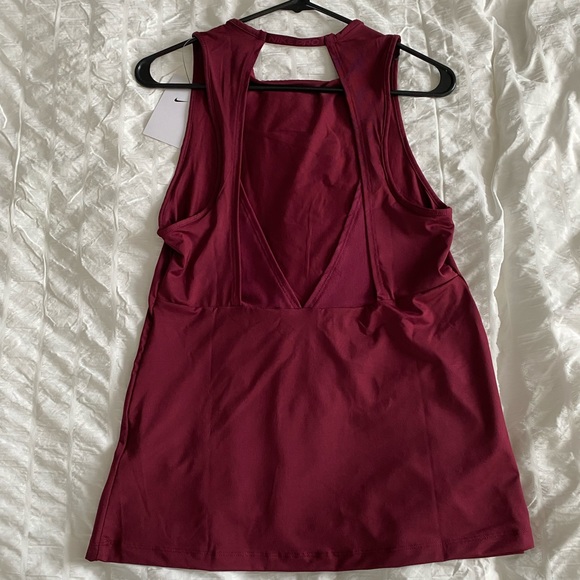 ❗️NWT❗️Nike Top - Picture 3 of 4